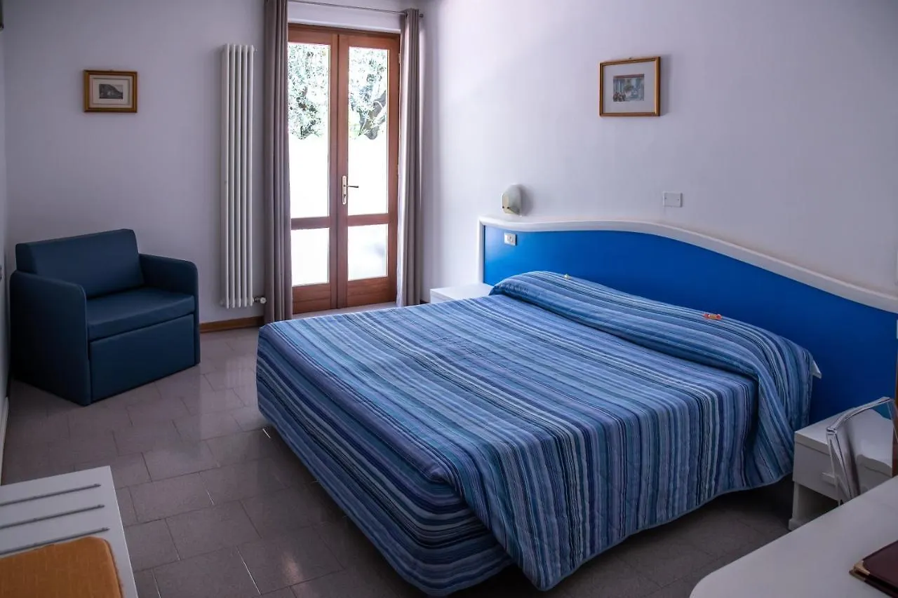Hotel Coste Лимоне-суль-Гарда