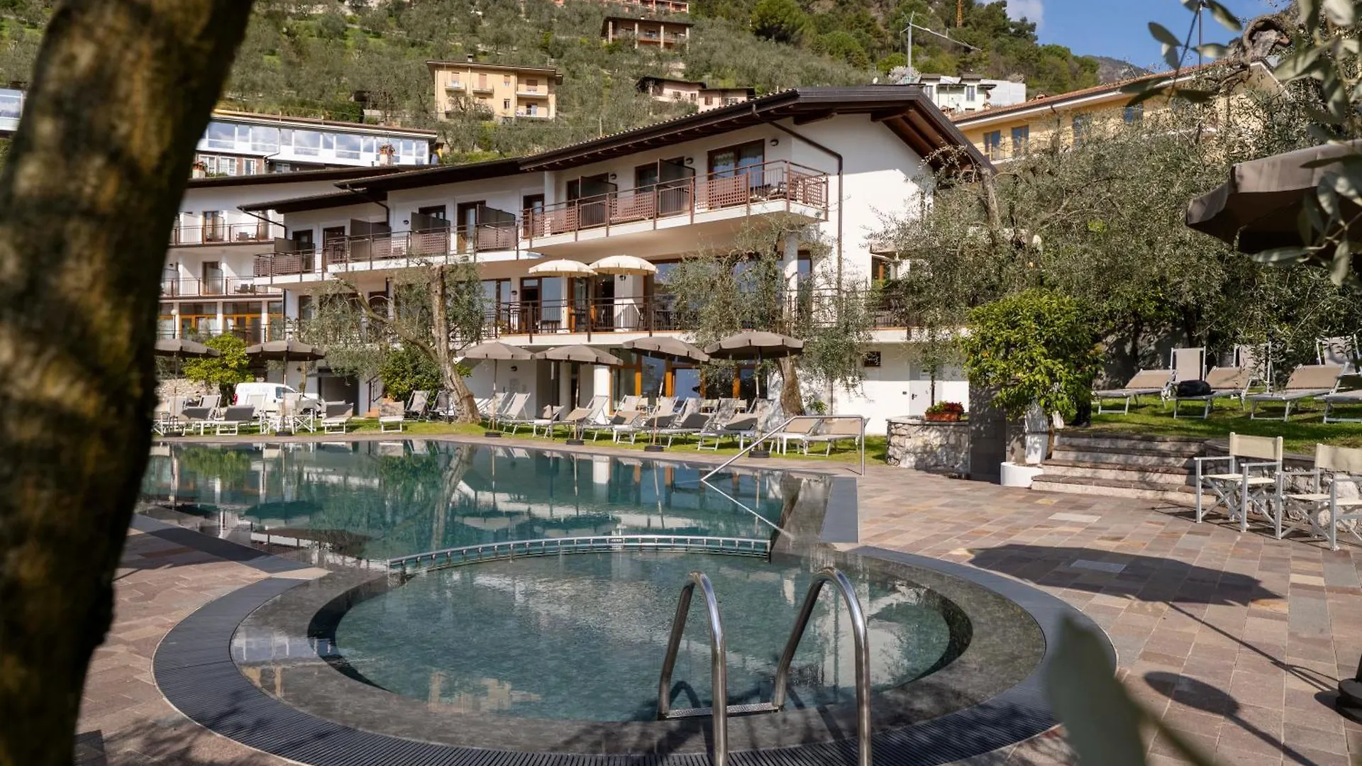 Hotel Coste Лимоне-суль-Гарда